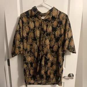 Tori Richard Men’s Pineapple Hawaiian Shirt